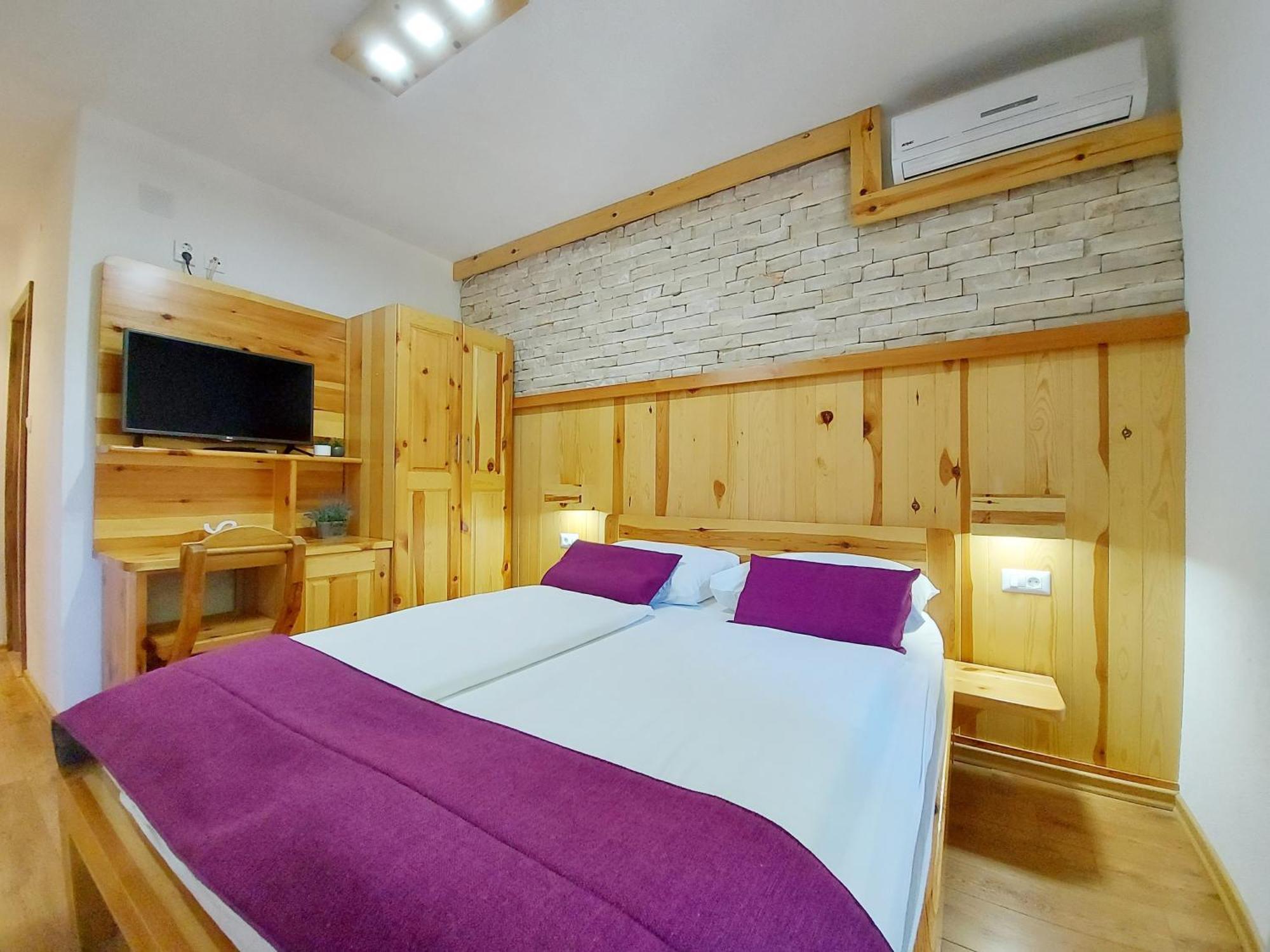 Plitvice Etno House I Bed & Breakfast Plitvicka Jezera Exterior photo